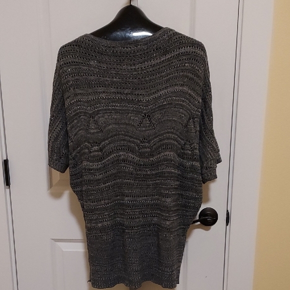 Elegant gray knit sweater patterned knit- Perfect for any occasion- Size Large - Picture 3 of 6